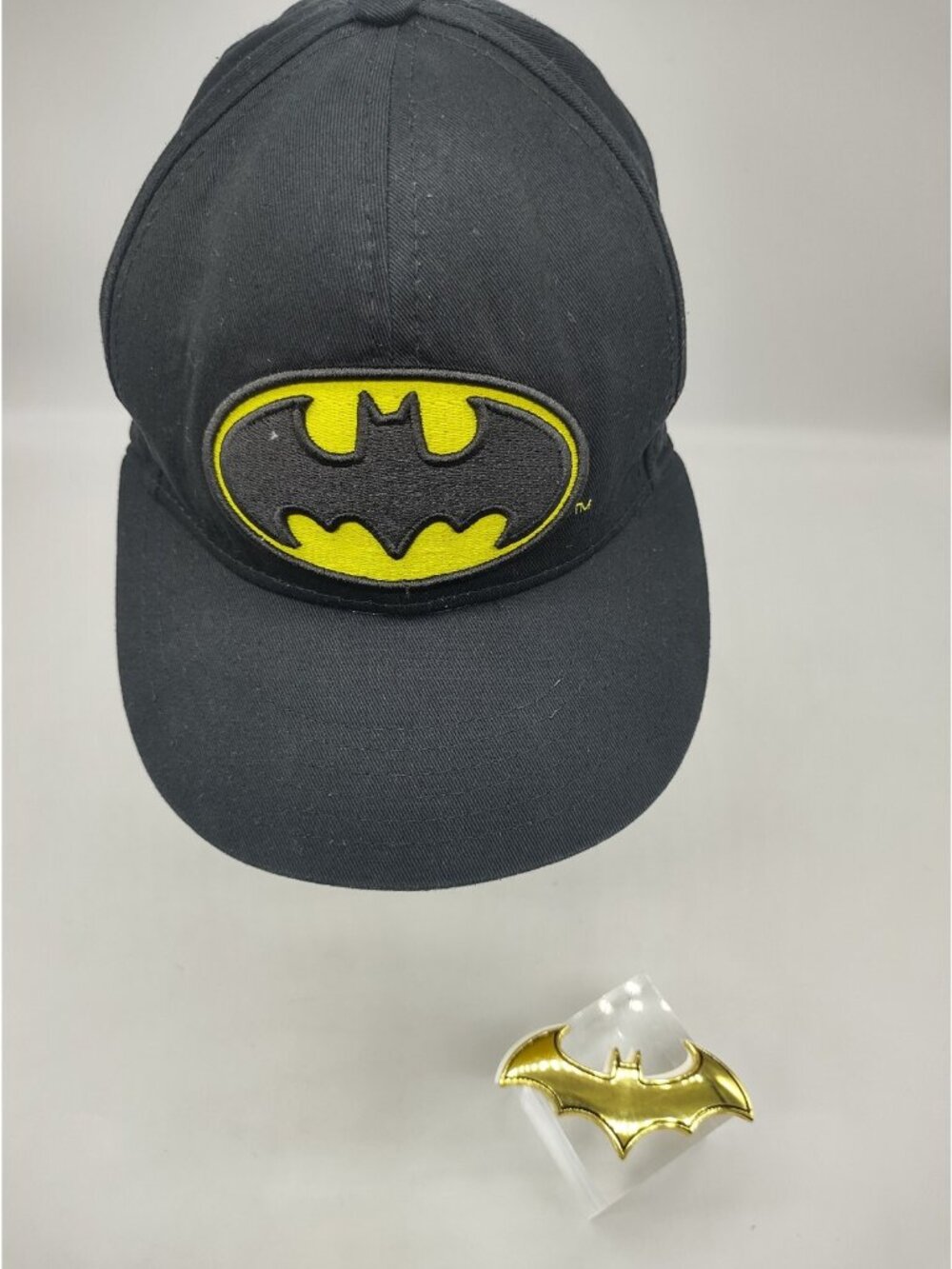 DC Comics Batman Baseball Hat Cap Snapback Black Logo Flat Bill + Faux Gold Deco